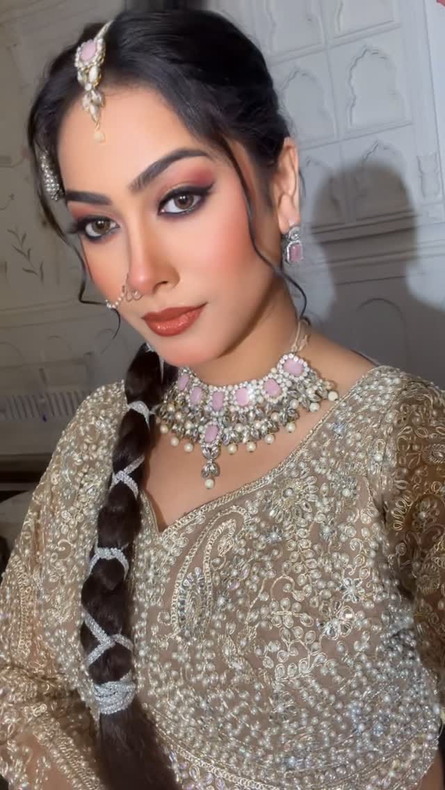 Post 7 by سمرن خان🖤 on Instagram (video)
