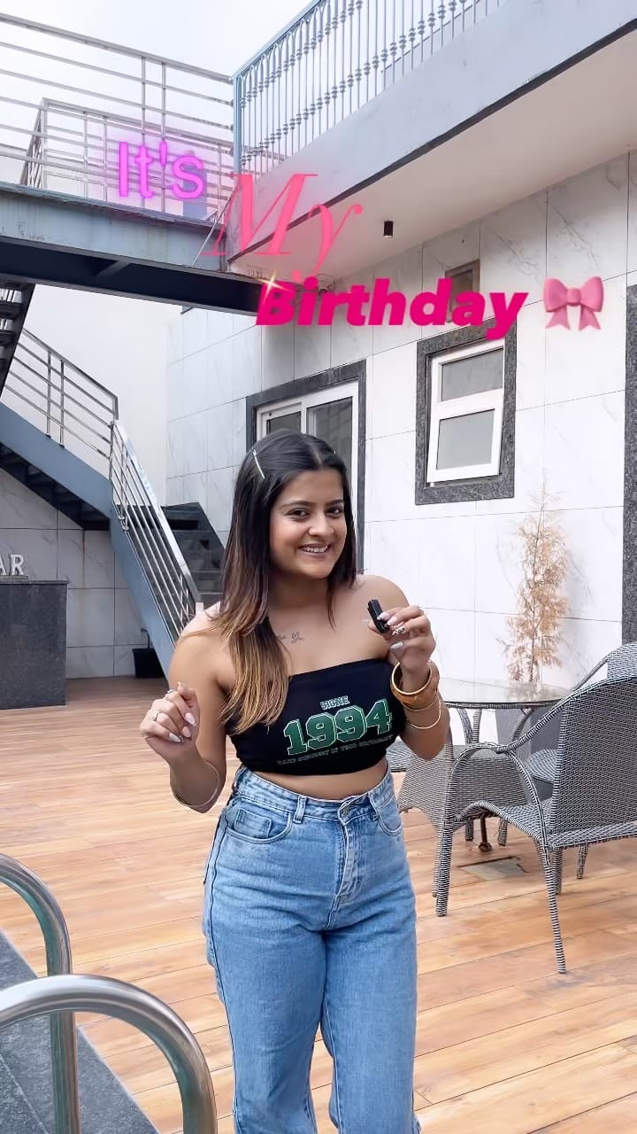 Post 1 by Mehak / lifestyle . Makeup on Instagram (video)