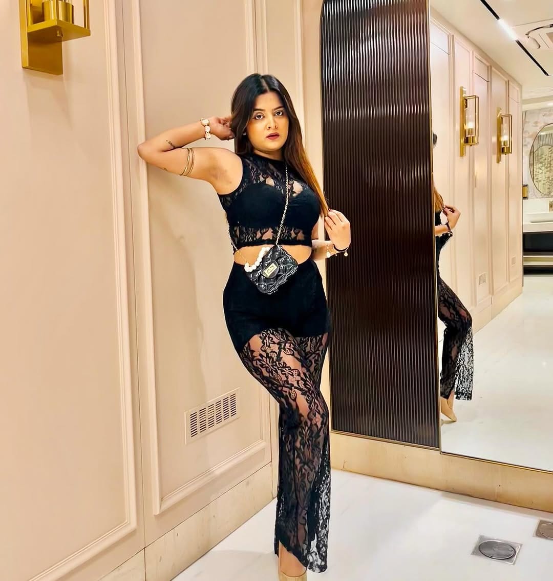Post 10 by Mehak / lifestyle . Makeup on Instagram (carousel)