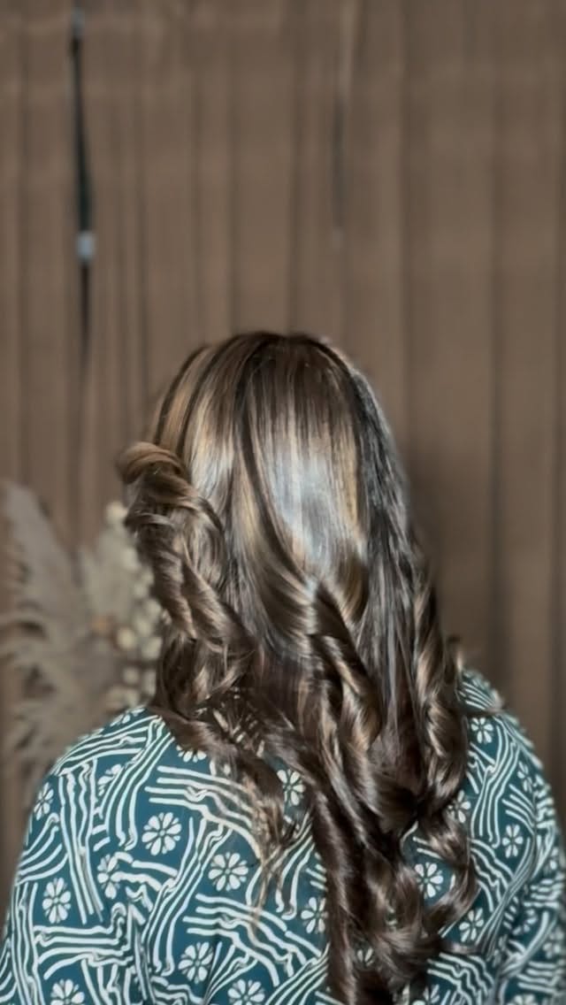 Post 1 by Kiranmakeovers🧿🧿 on Instagram (video)