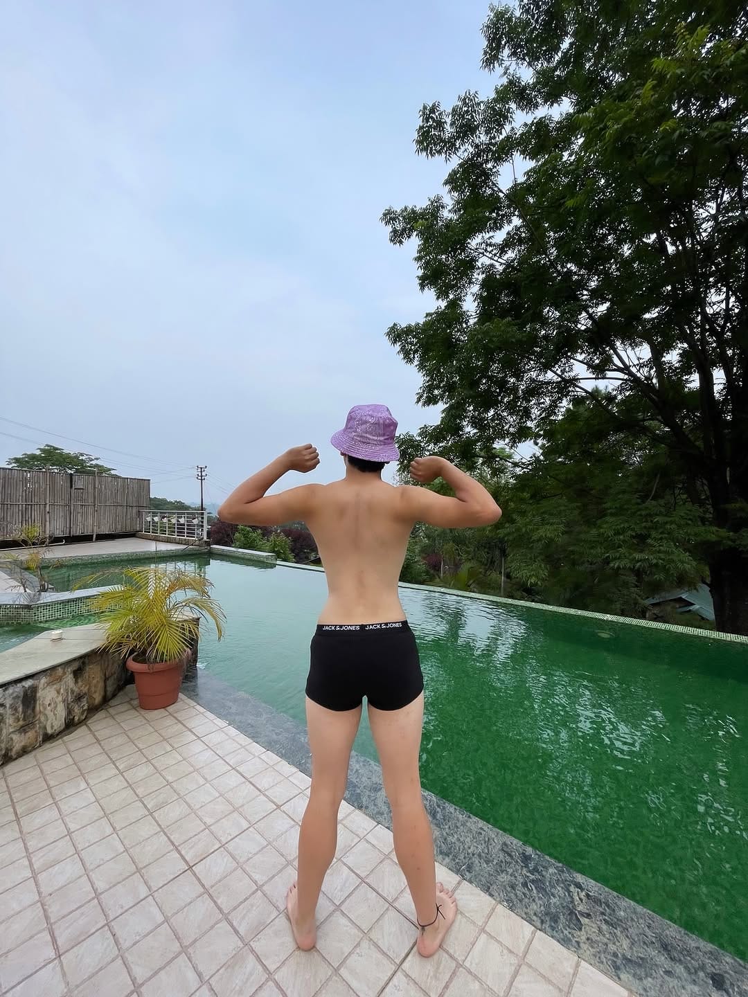 Post 9 by SHAYNE BARDOLF | INFLUENCER&CONTENTCREATOR on Instagram (carousel)
