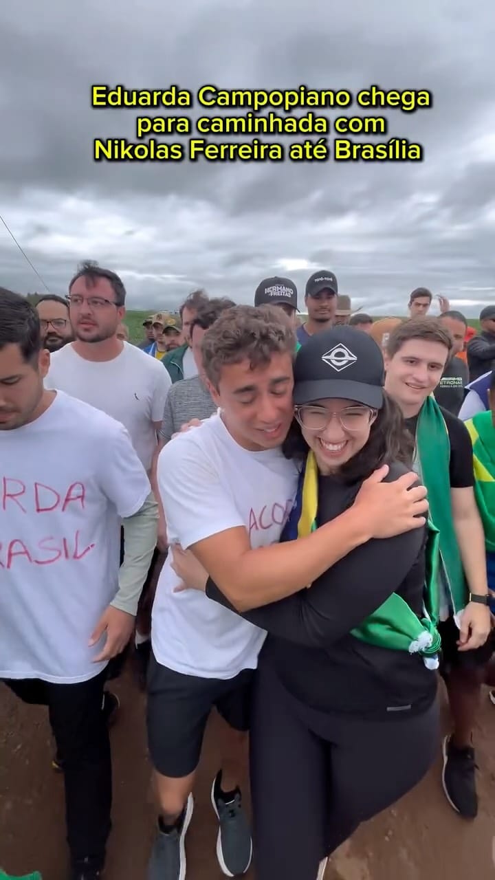 Post 10 by Eduarda Campopiano on Instagram (video)