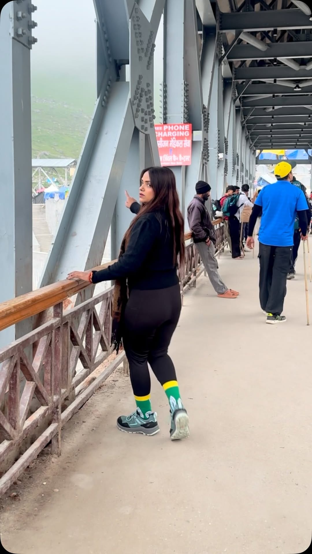 Post 1 by Aashi Sharma on Instagram (video)