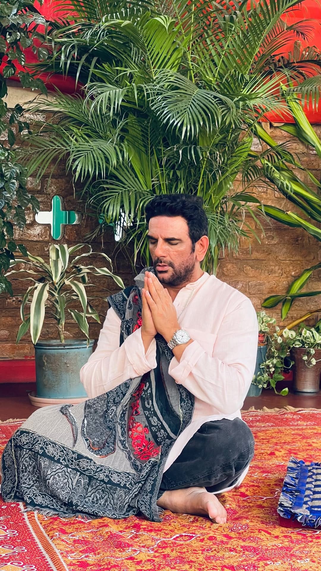 Post 6 by Arav Chowdharry on Instagram (video)
