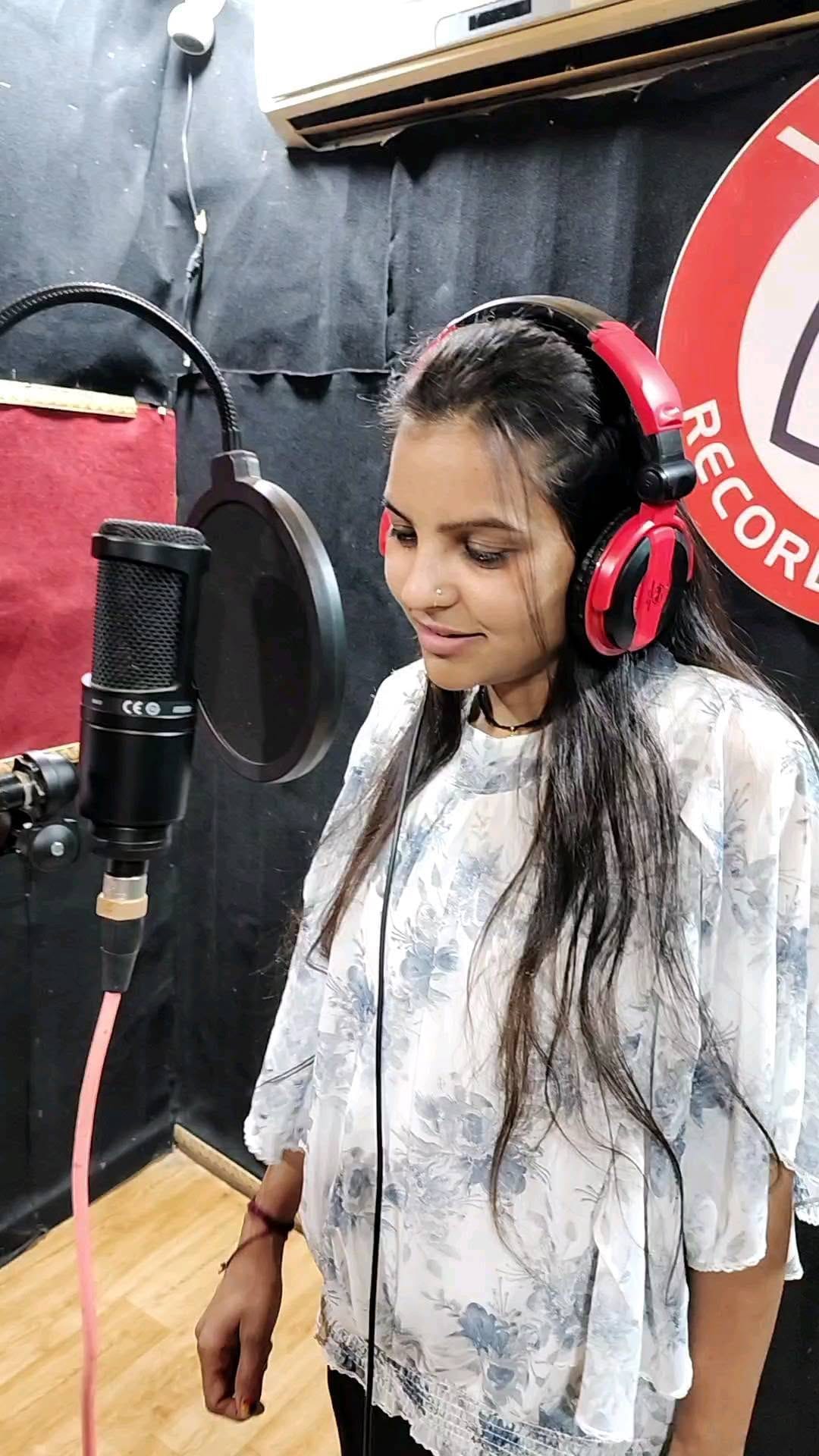 Post 10 by Nayna Thakor on Instagram (video)