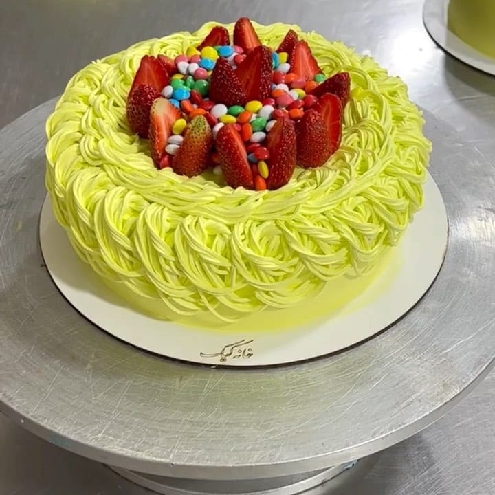 Post 8 by Cooking & Baking with love on Instagram (video)