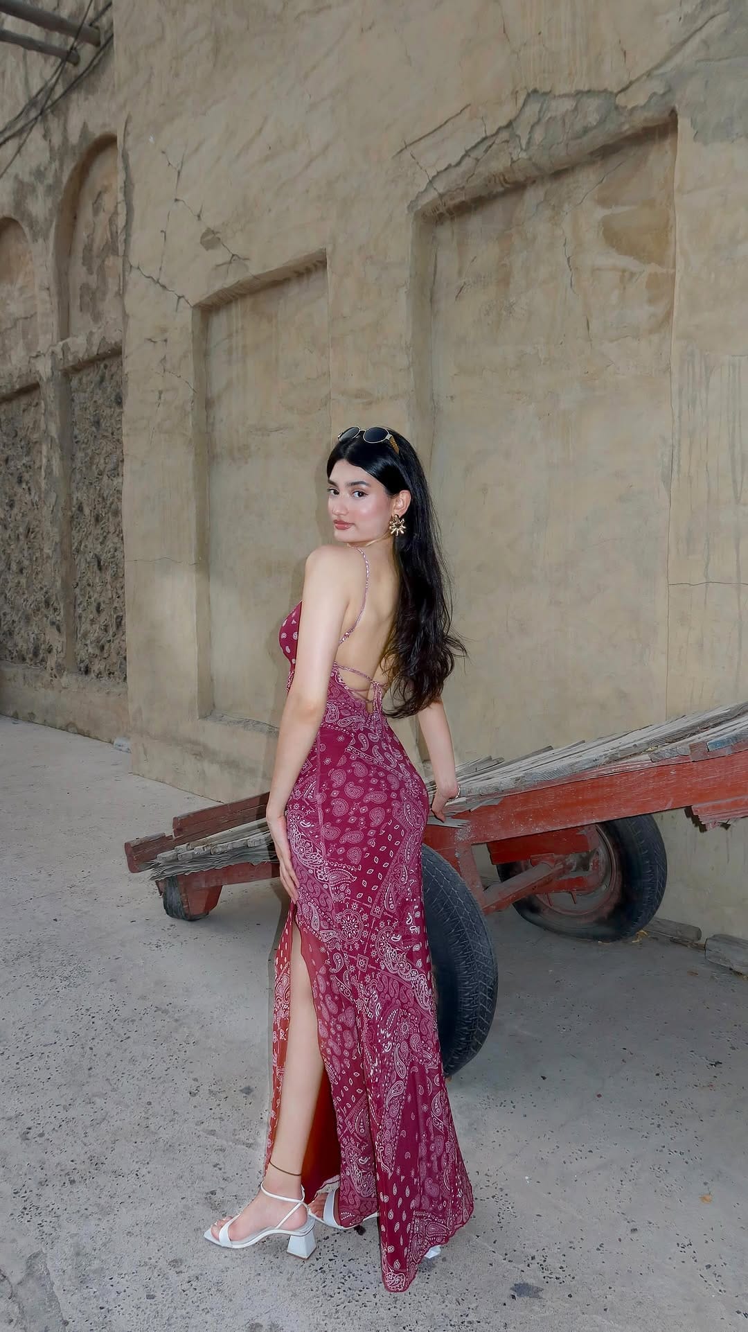 Post 10 by Medha Das Sarma on Instagram (video)