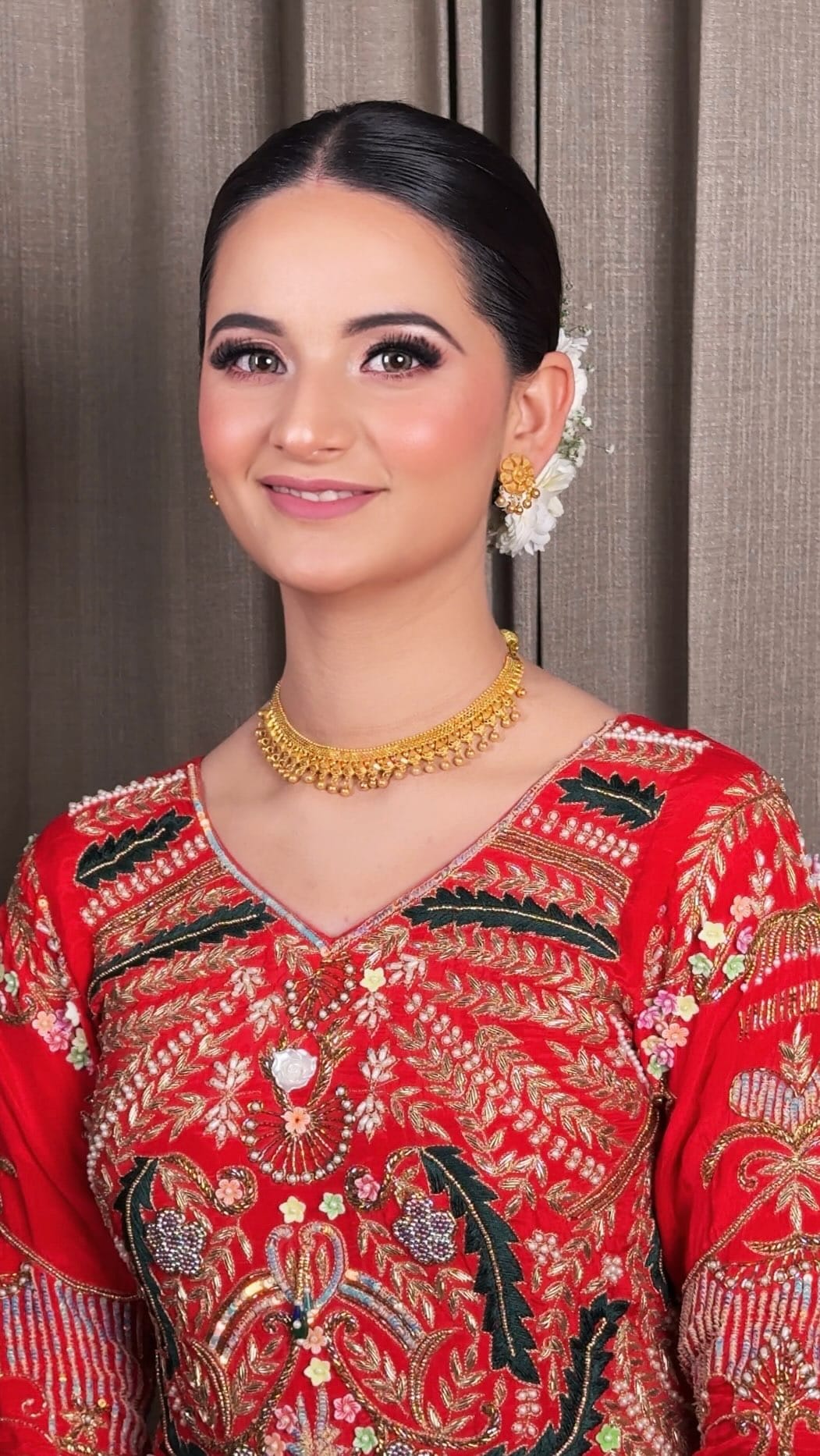 Post 10 by Avneet Kaur on Instagram (video)