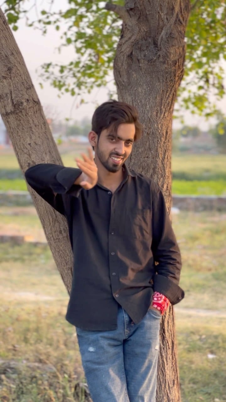 Post 10 by SHAKIR SAIFI on Instagram (video)