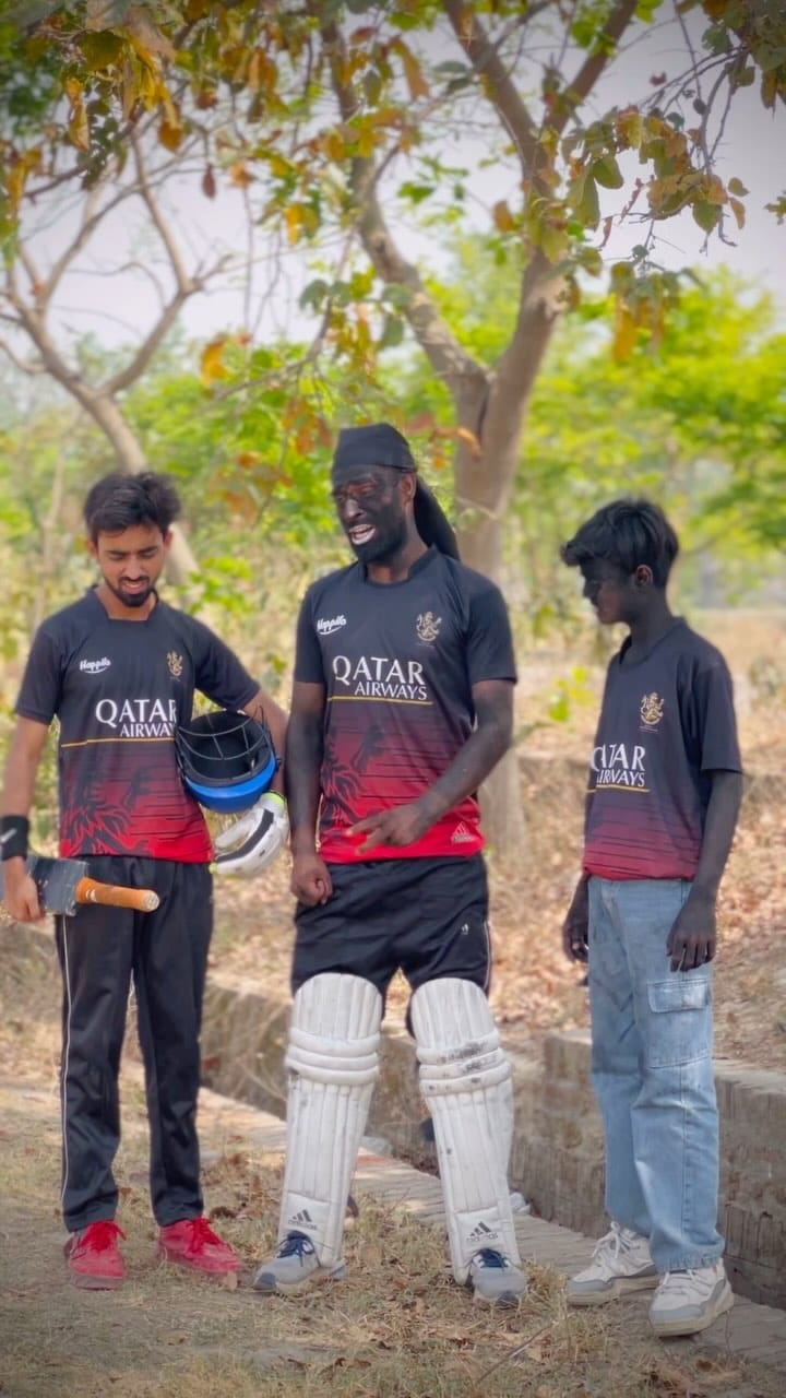 Post 8 by SHAKIR SAIFI on Instagram (video)