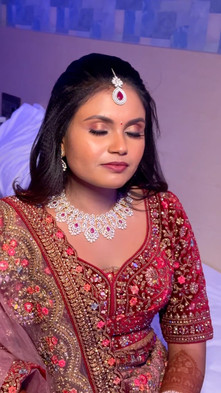 Post 1 by Shekinah M | Celebrity Makeup Artist | Chennai | Tirunelveli on Instagram (video)