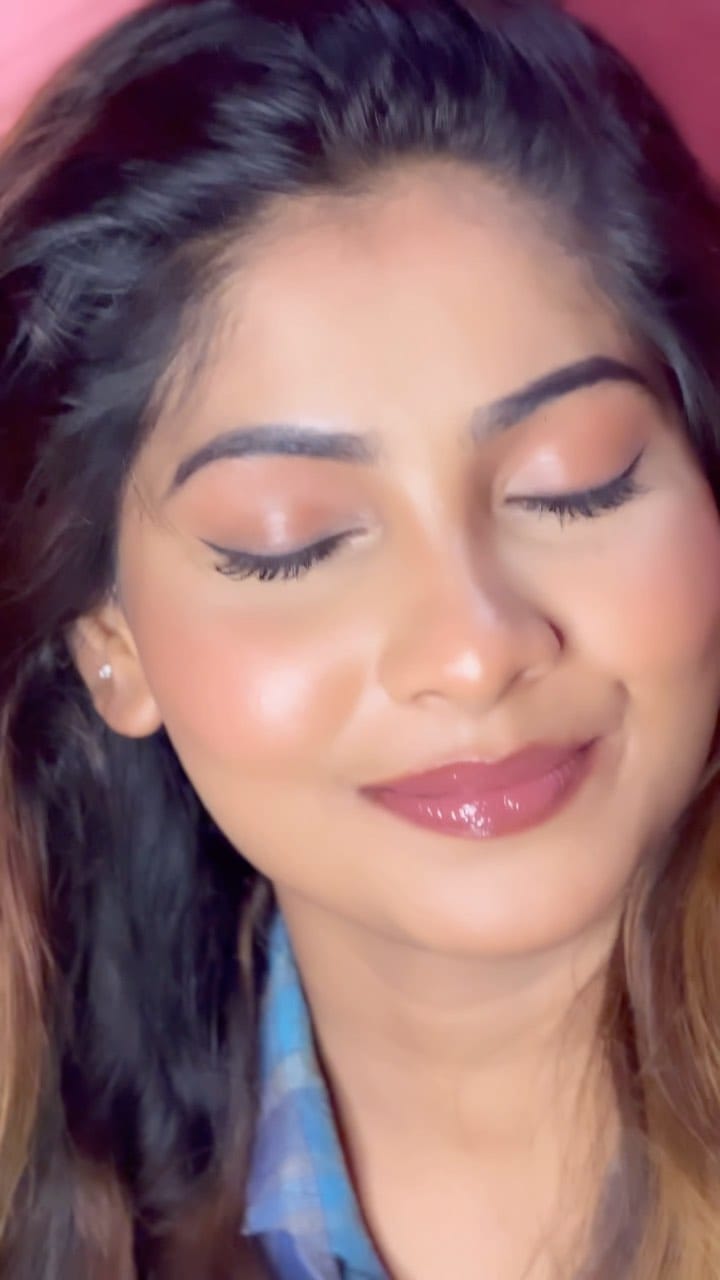 Post 9 by Gayathiryshan hair & makeup  🇬🇧 on Instagram (video)
