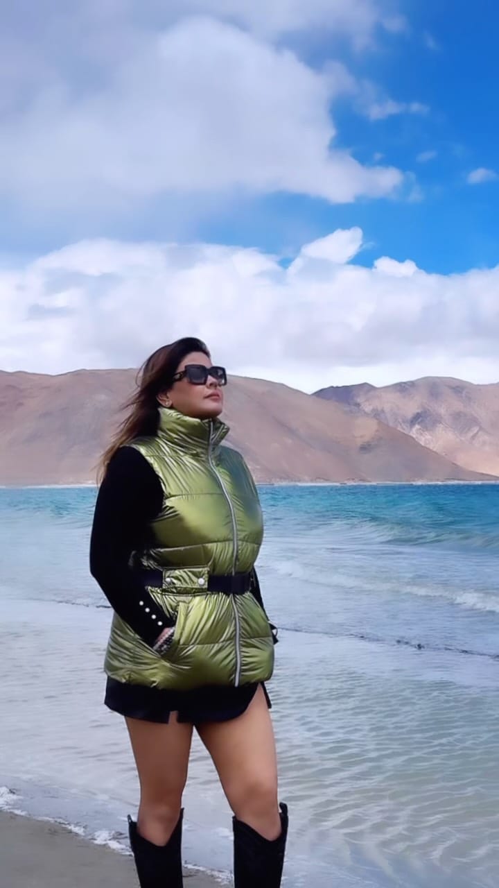 Post 7 by Sandhya Verma | CELEBRITY MAKEUP ARTIST on Instagram (video)