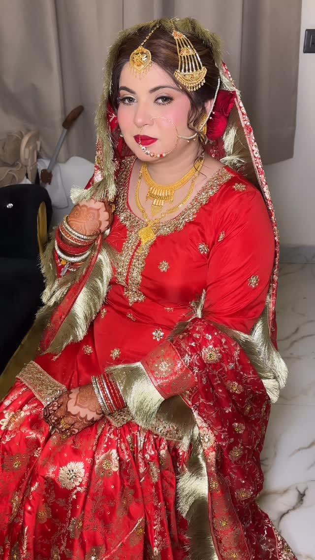 Post 6 by NIMRA MUA💄🧿 on Instagram (video)