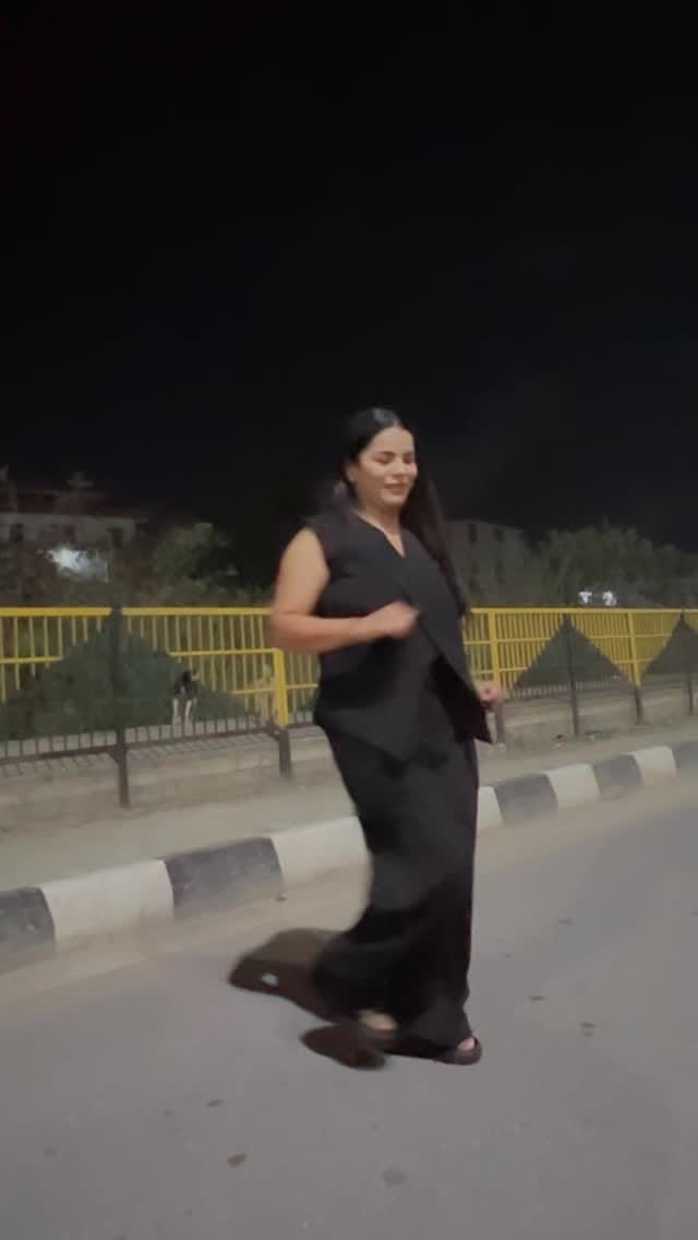 Post 1 by Harpreet kaur🧿 on Instagram (video)