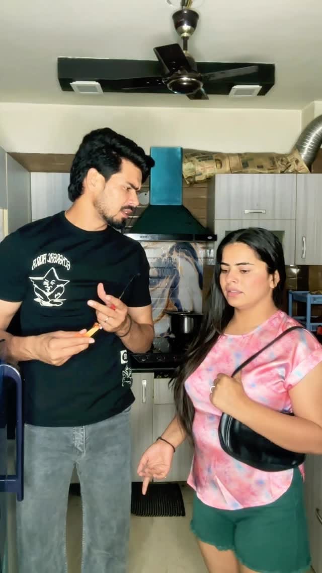 Post 6 by Harpreet kaur🧿 on Instagram (video)