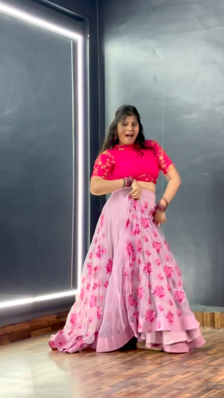 Post 3 by 🌸 Dhee Tanvi 🌸 on Instagram (video)