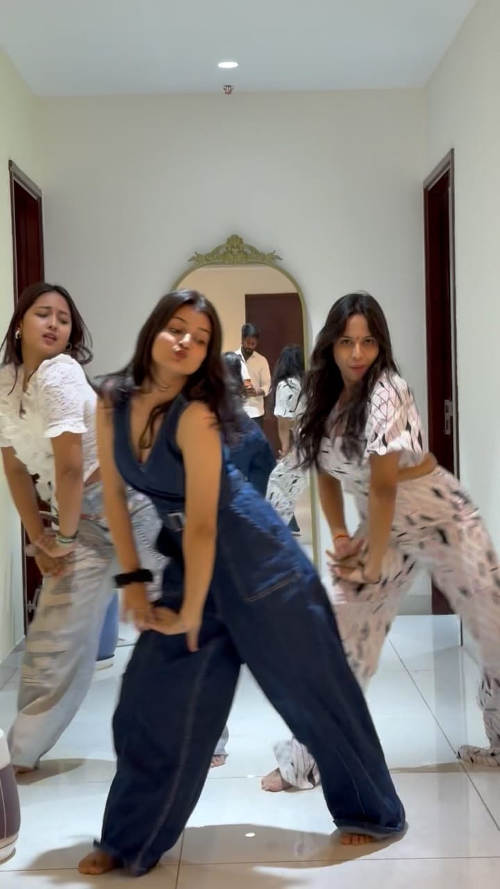 Post 4 by Sharvari Gurpude on Instagram (video)