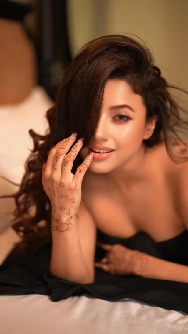 Post 10 by Pamela Mondal on Instagram (video)