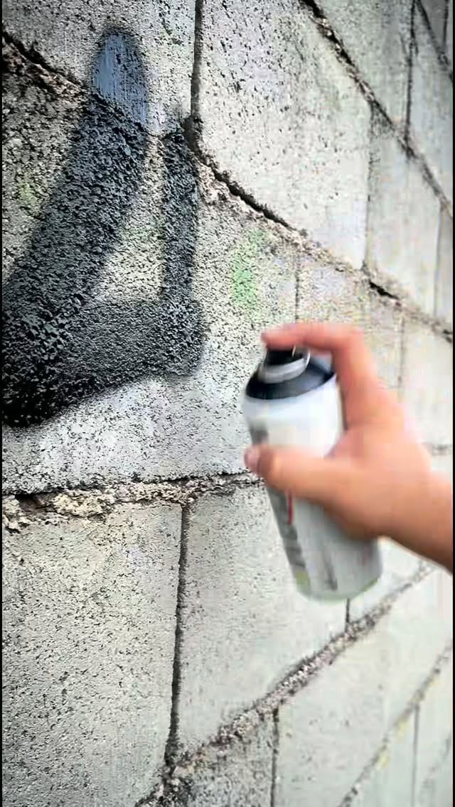 Post 7 by Astrofat Milano on Instagram (video)