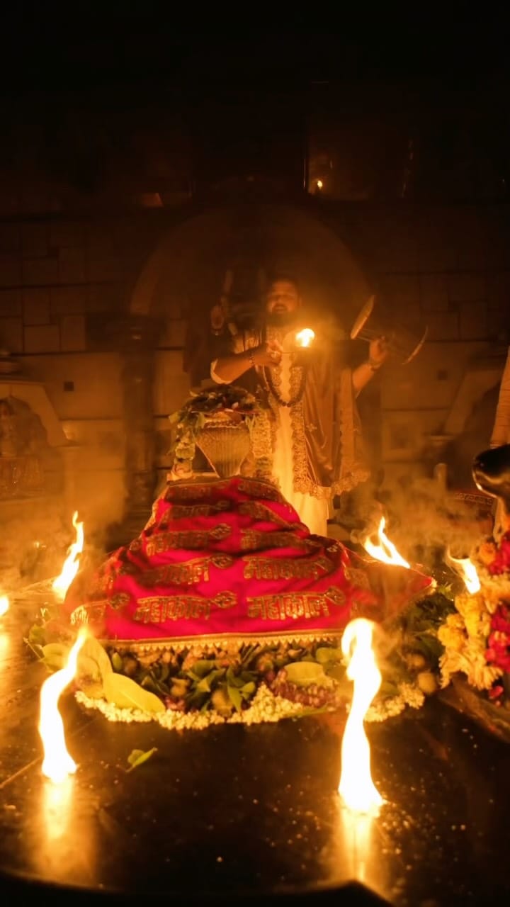 Post 3 by Mahant Gaurav Sharma on Instagram (video)