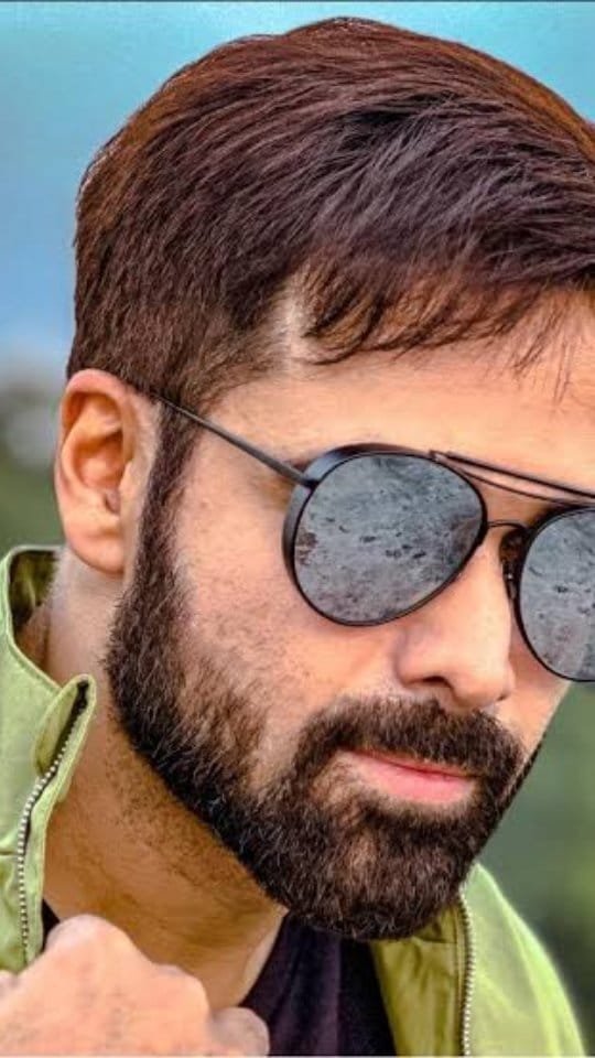 Post 9 by 𝗘𝗠𝗥𝗔𝗔𝗡 𝗛𝗔𝗦𝗛𝗠𝗜 on Instagram (video)