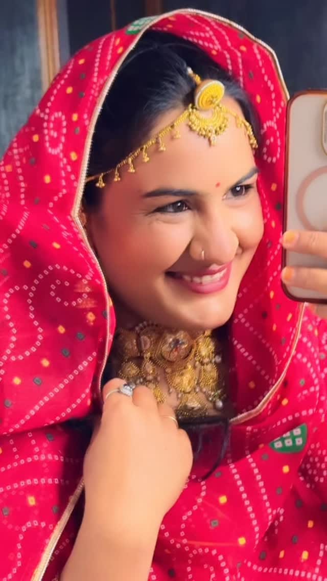 Post 4 by Sumi Choudhary on Instagram (video)