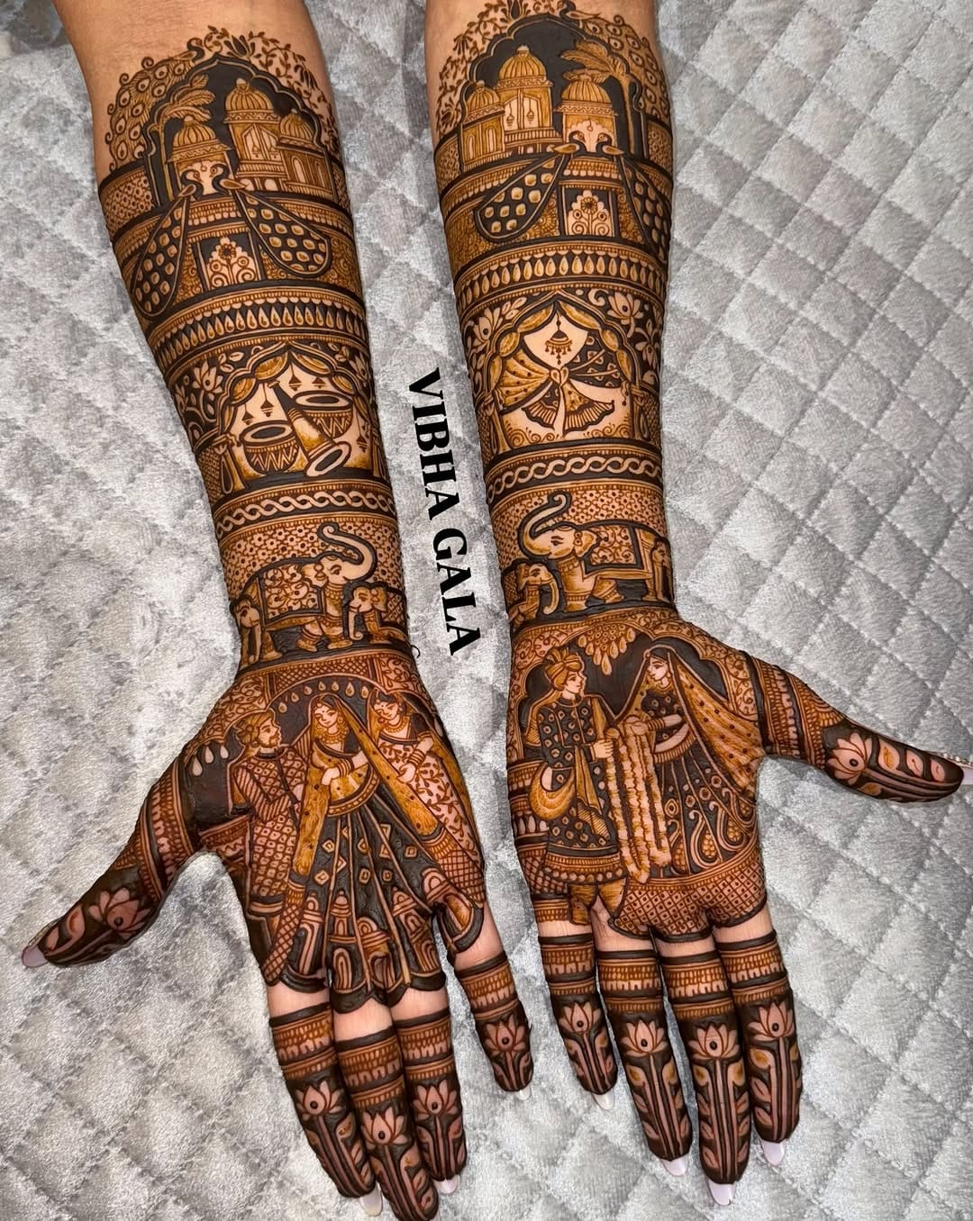 Post 4 by Vibha Gala’s Bridal Mehendi on Instagram (image)