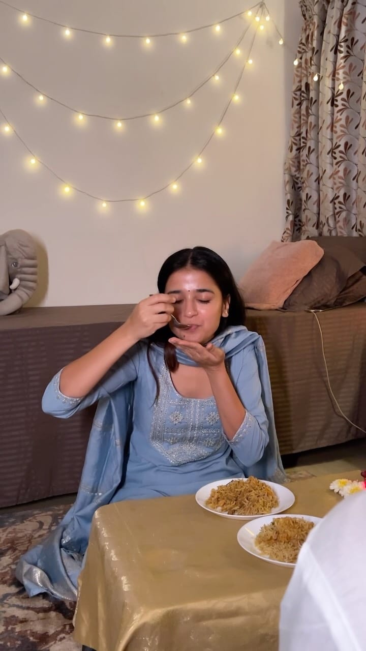 Post 4 by VISHAKHA PANDEY on Instagram (video)
