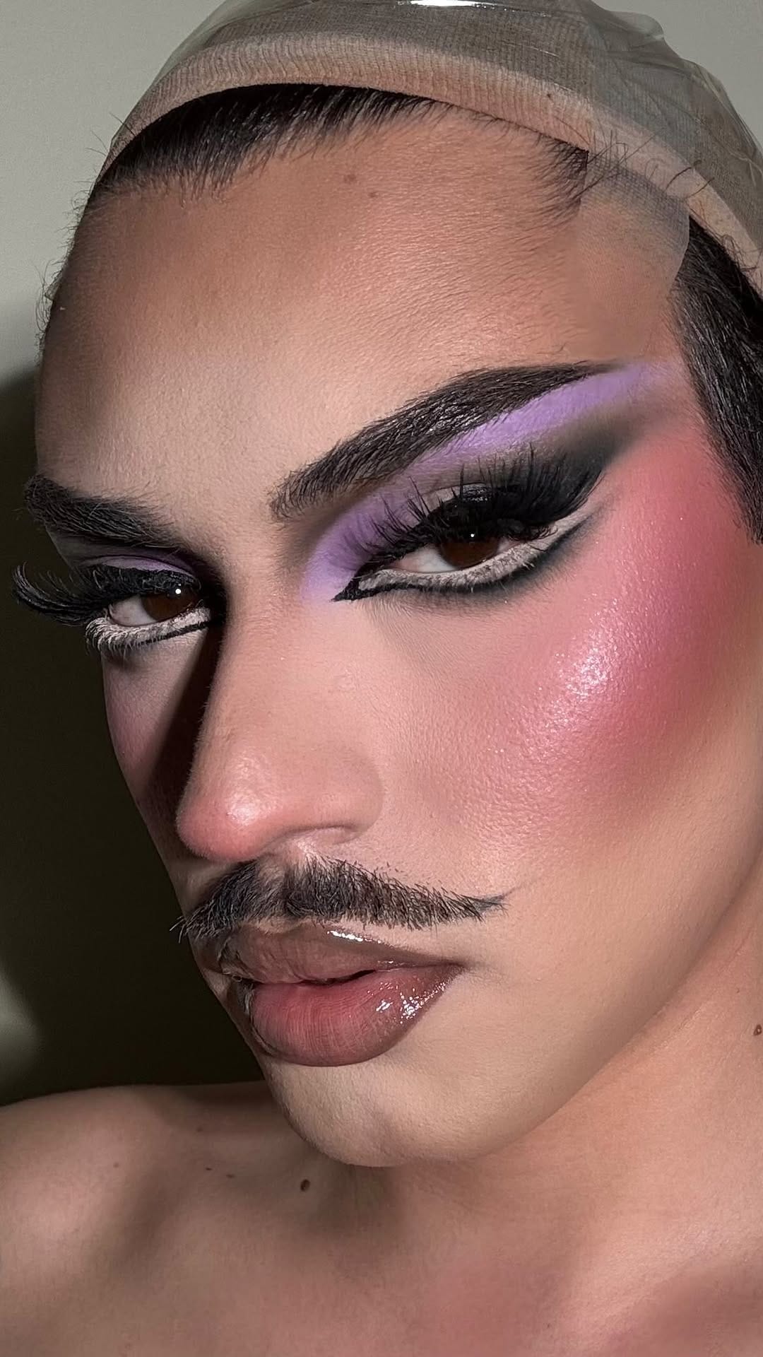 Post 6 by Oscar Simonetta Makeup on Instagram (video)