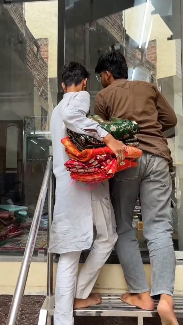 Post 8 by MT Shop Vlogs on Instagram (video)