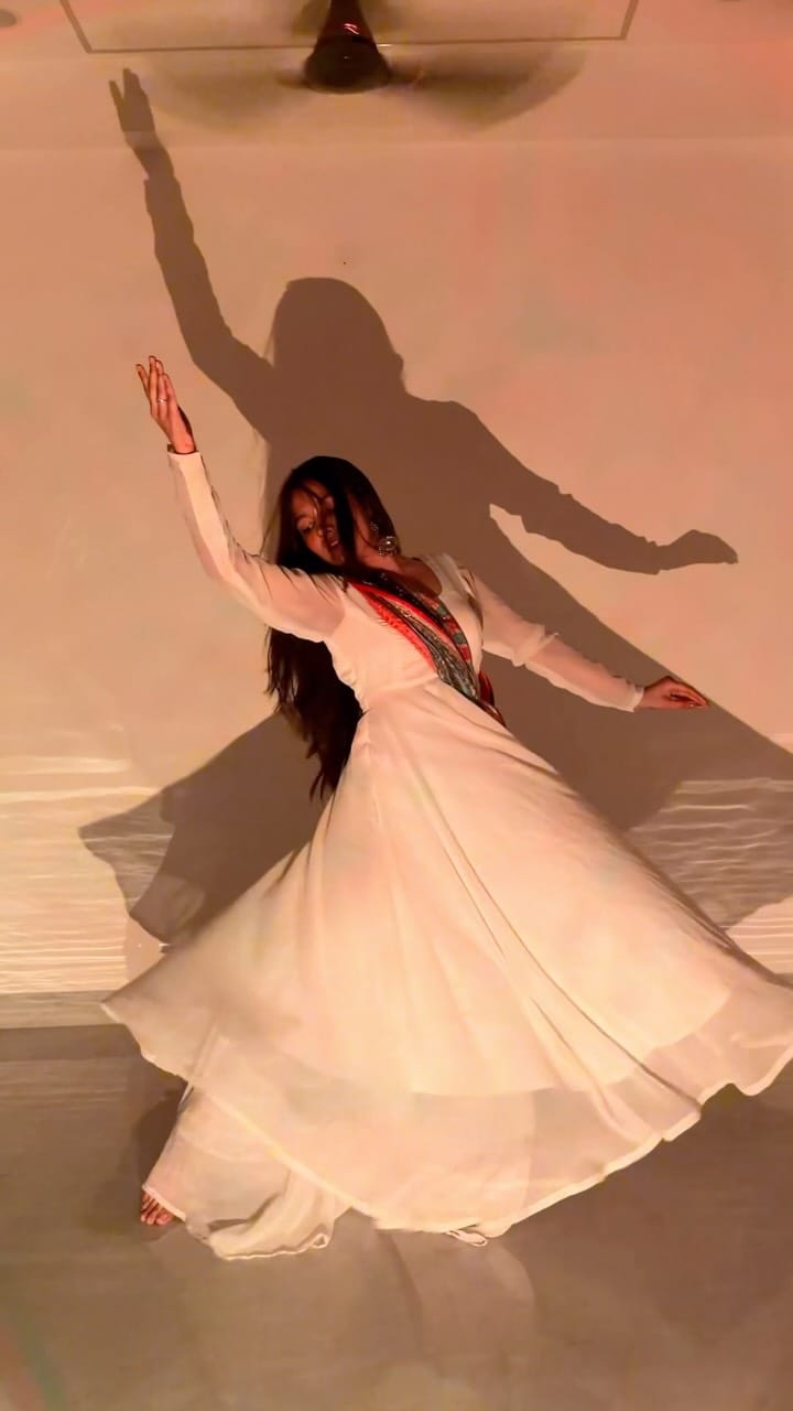 Post 2 by Mansi Singh 🧿 (Missdancer_15) on Instagram (video)