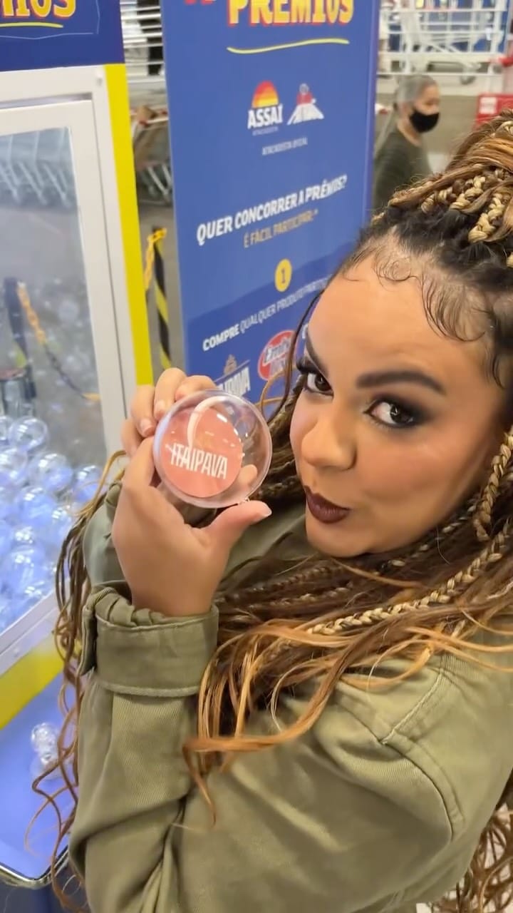 Post 4 by BRUNA BRAGA 🔱 on Instagram (video)
