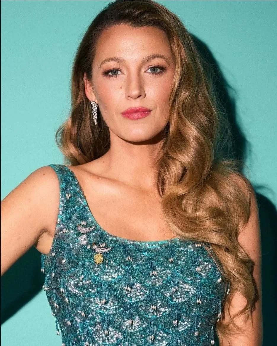 Post 8 by Blake Lively Reynolds|FANPAGE on Instagram (carousel)