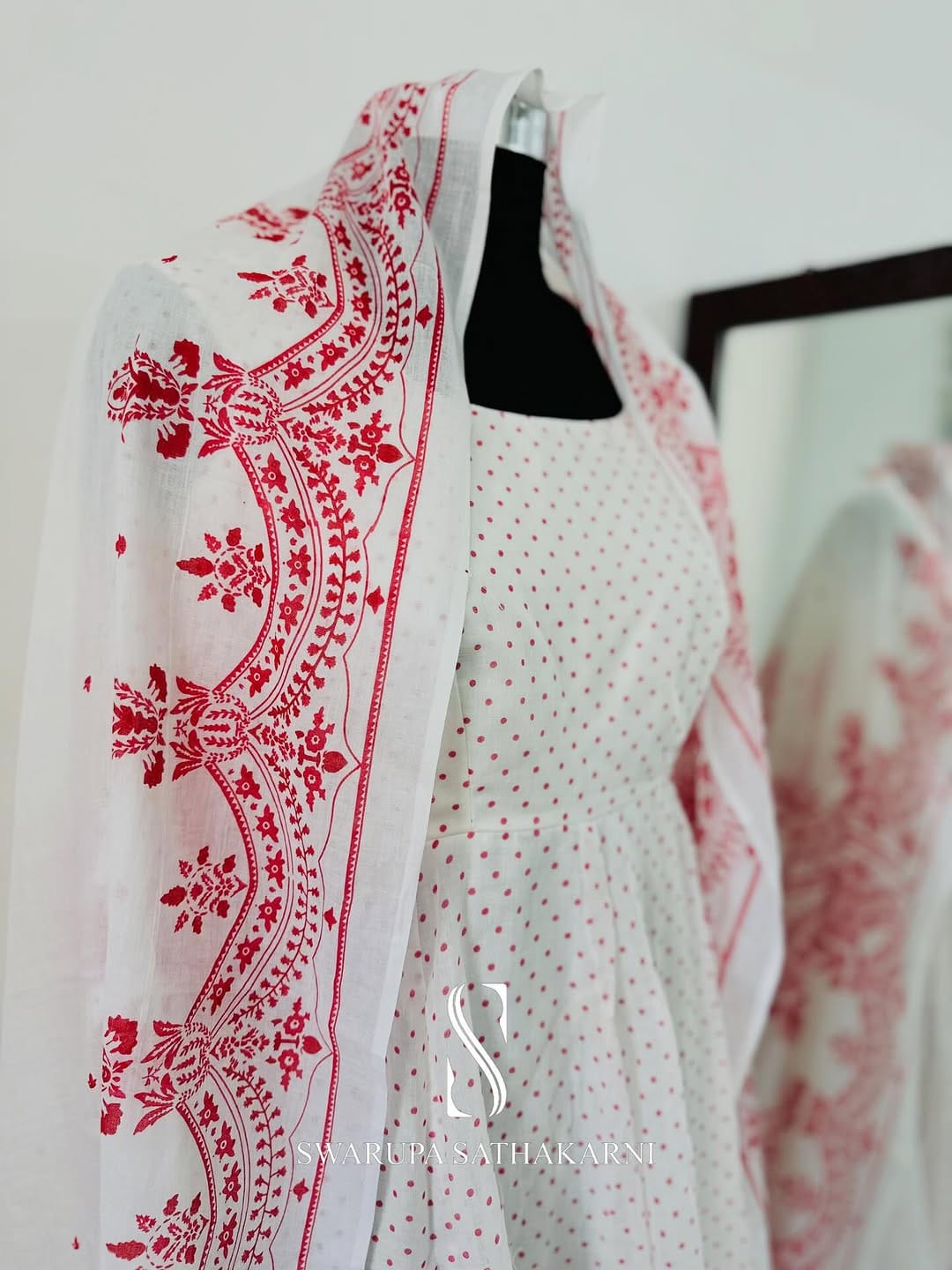 Post 5 by LABEL SWARUPA SATHAKARNI on Instagram (carousel)