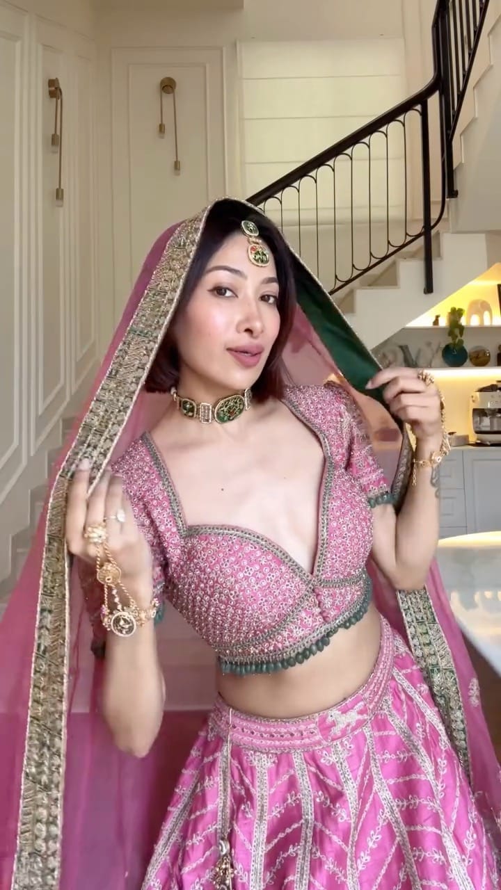 Post 2 by Amrin Khan on Instagram (video)