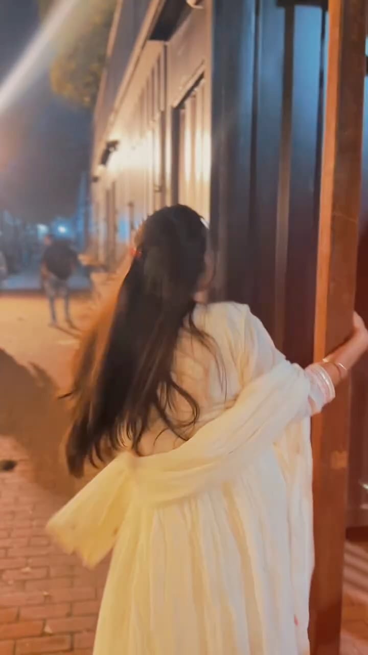 Post 10 by ANUSHKA VERMA on Instagram (video)