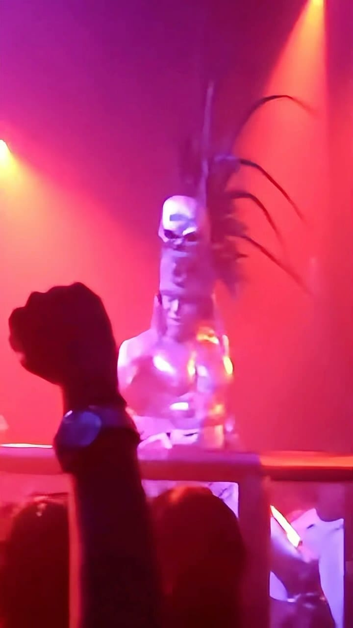 Post 8 by El Azteca on Instagram (video)