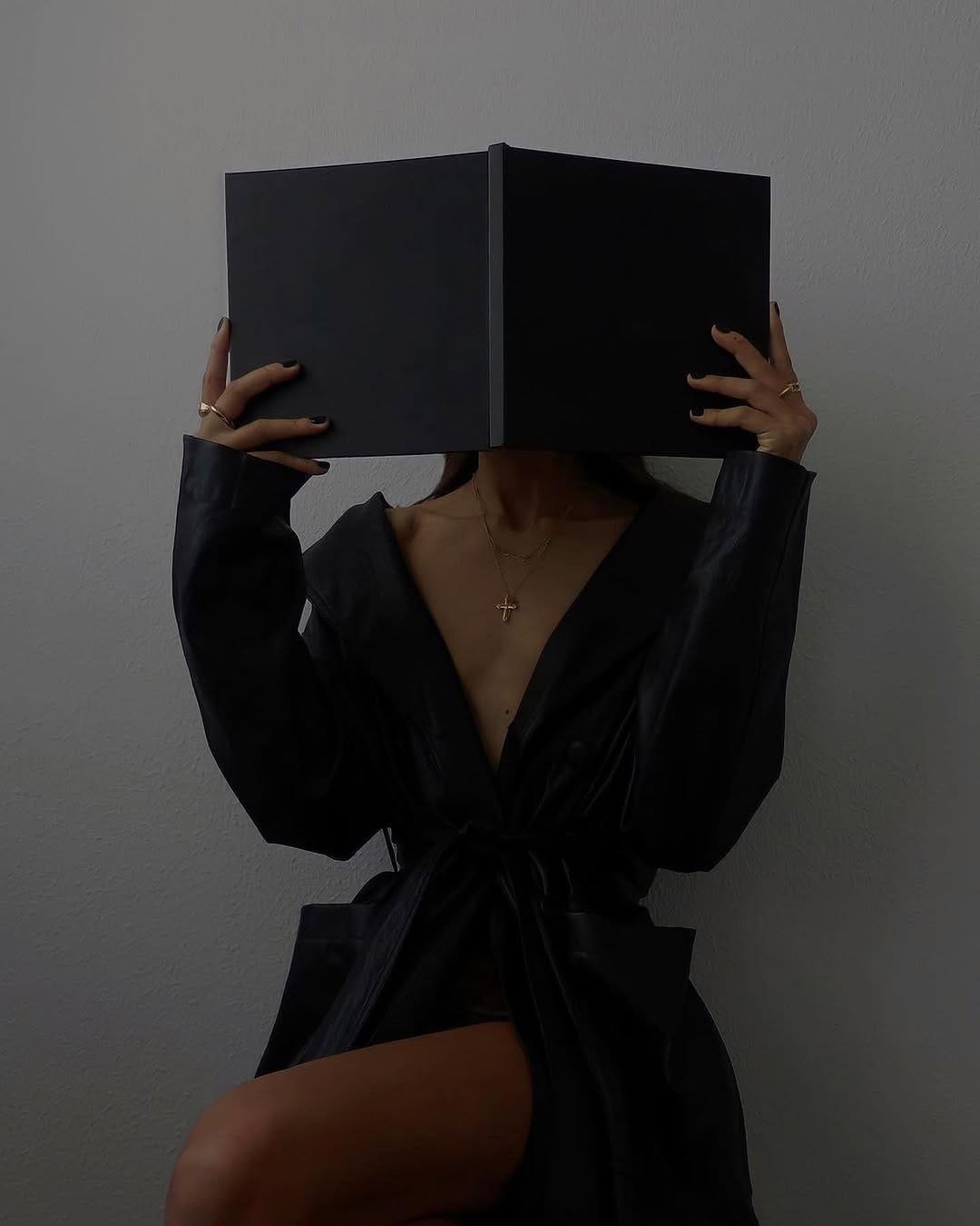 Post 6 by 𝐇𝐢𝐠𝐡 𝐅𝐚𝐬𝐡𝐢𝐨𝐧 𝐏𝐨𝐬𝐭 on Instagram (carousel)