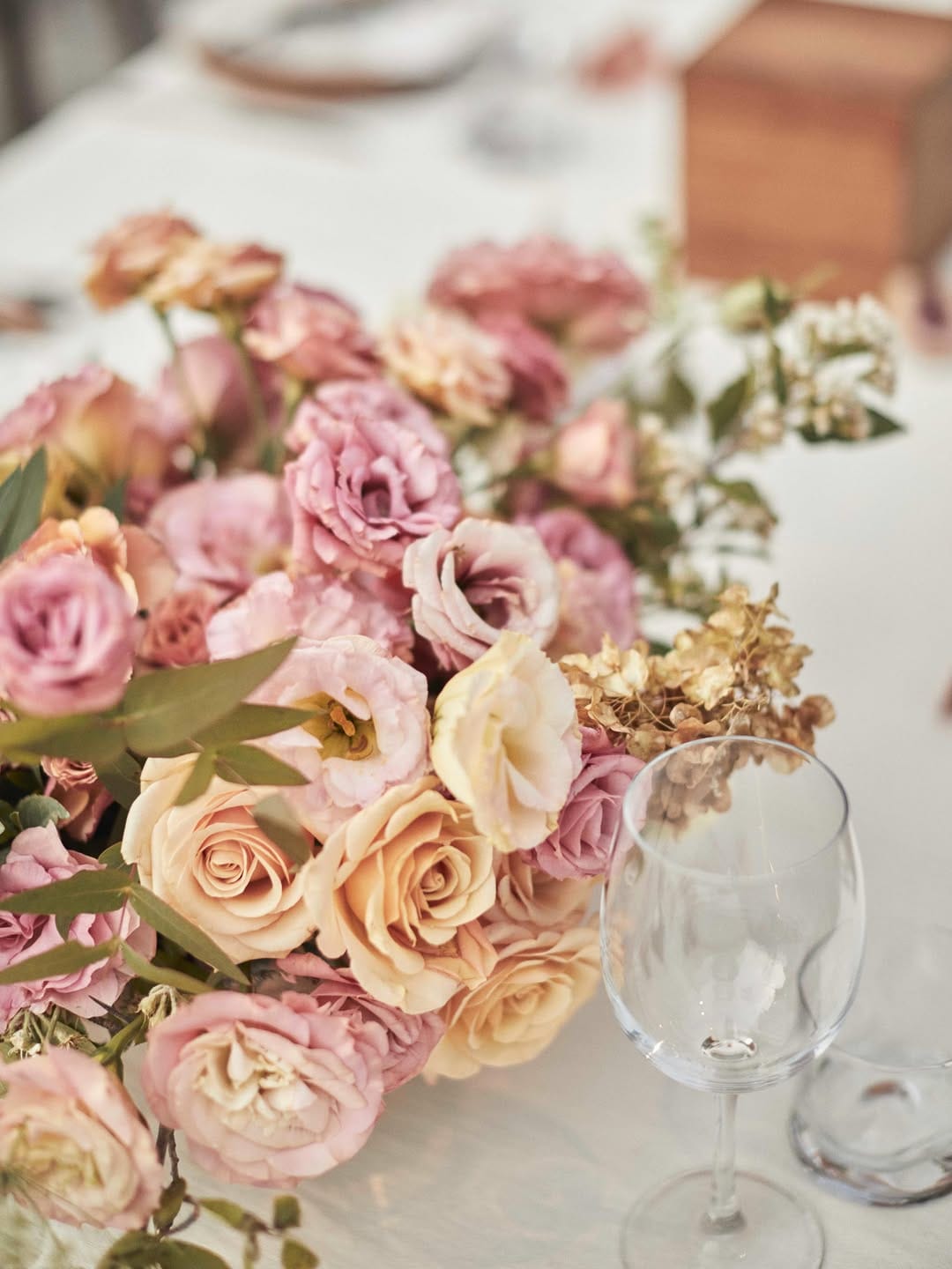 Post 6 by Eventos • Bodas • Flores • WP on Instagram (carousel)