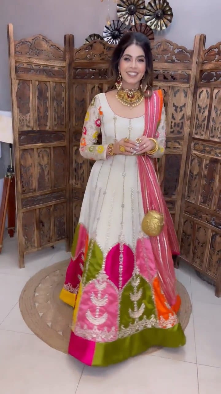Post 10 by Gargee Sehgal on Instagram (video)