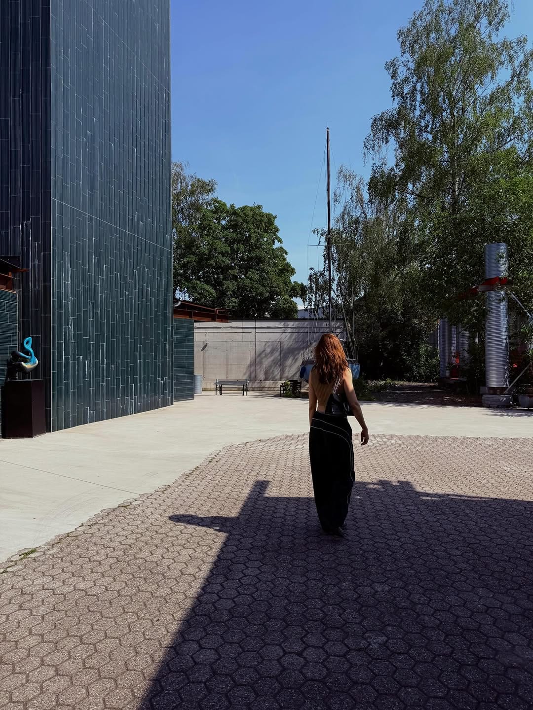 Post 6 by Emilia Schüle on Instagram (carousel)