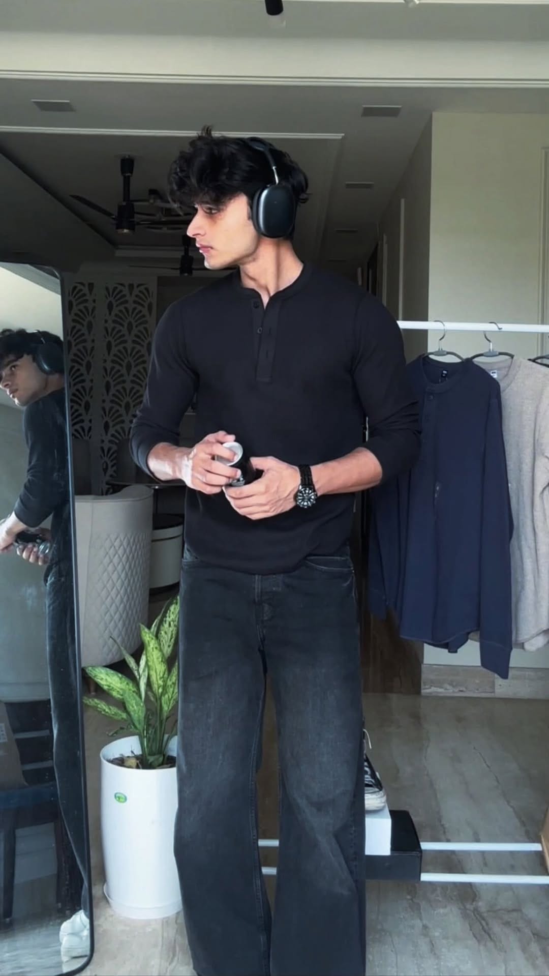 Post 6 by Aayush Arora on Instagram (video)