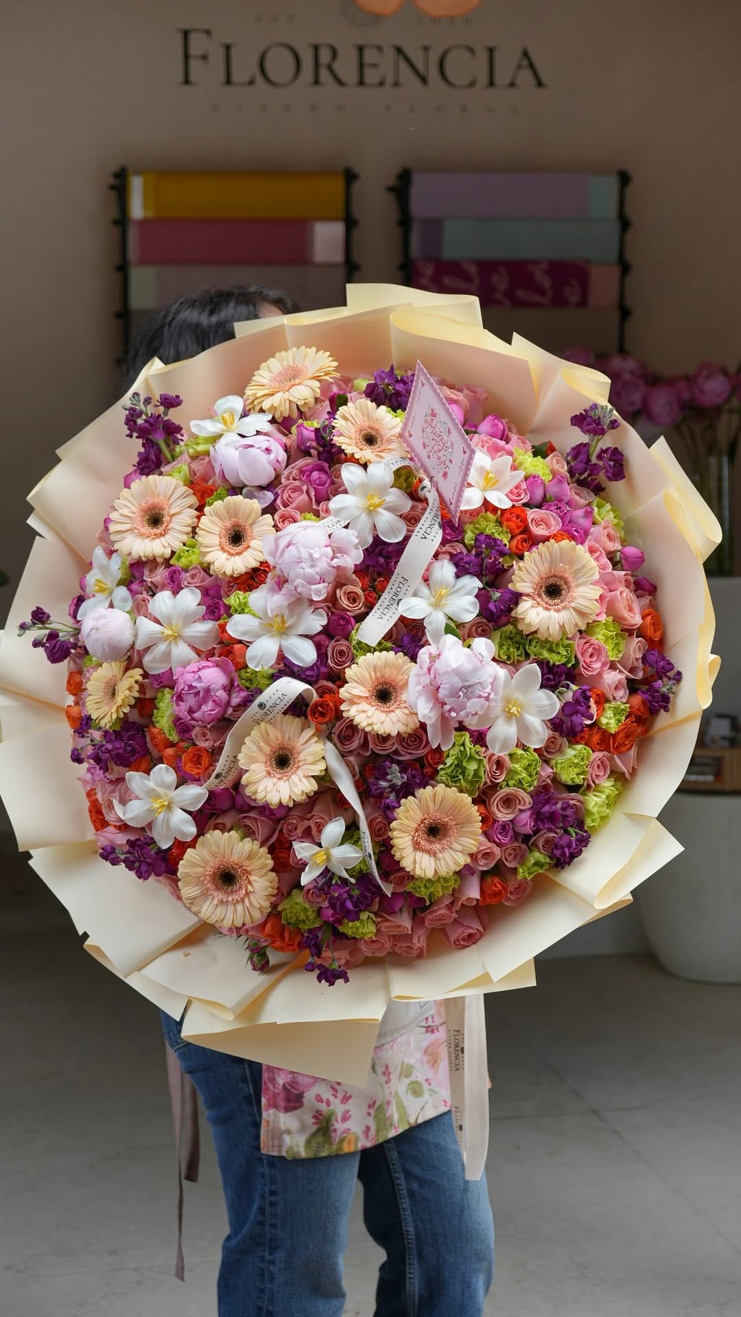 Post 10 by Florencia | Diseño floral on Instagram (video)