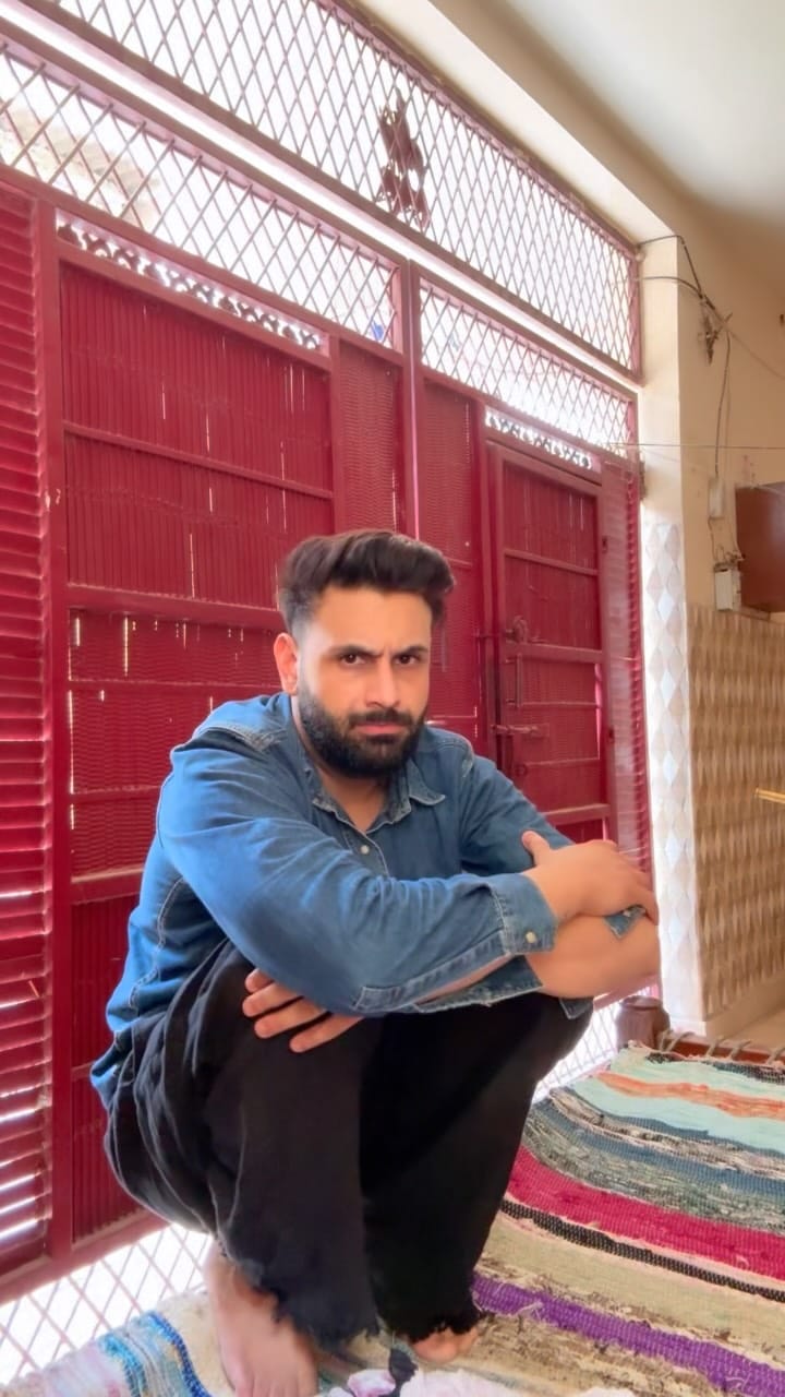 Post 4 by Vikas Kumar on Instagram (video)