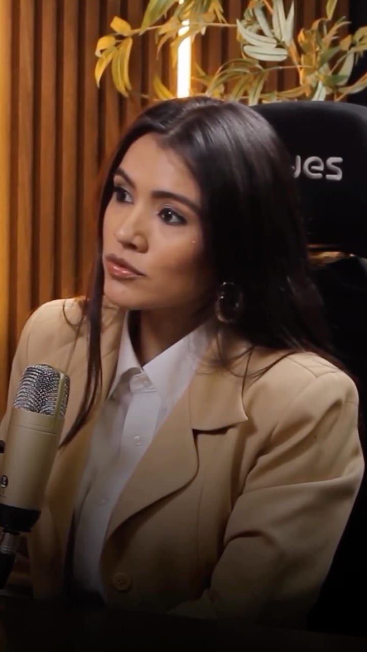 Post 9 by Rose Leonel on Instagram (video)