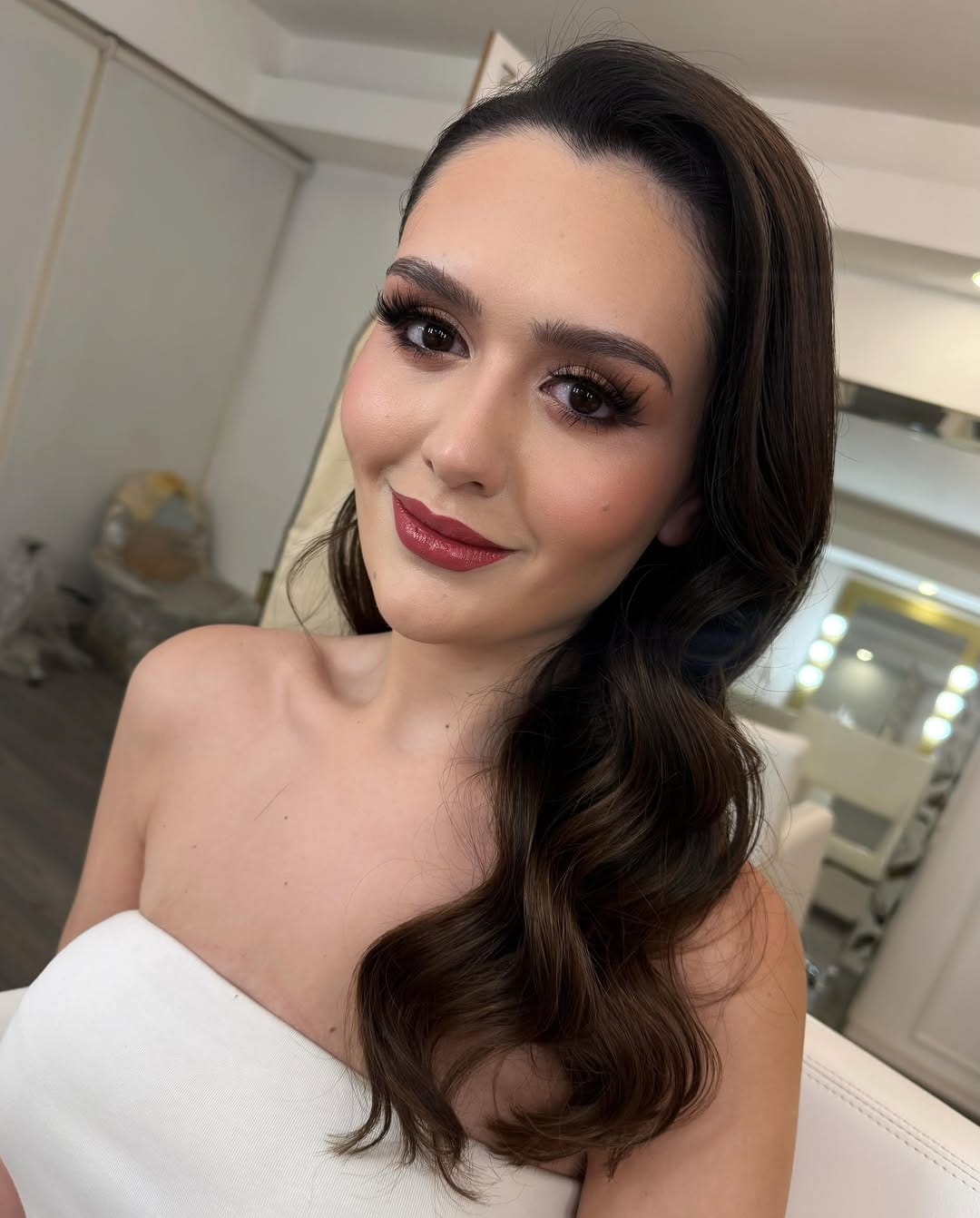 Post 2 by Cris Magaña MAKEUP ARTIST on Instagram (image)