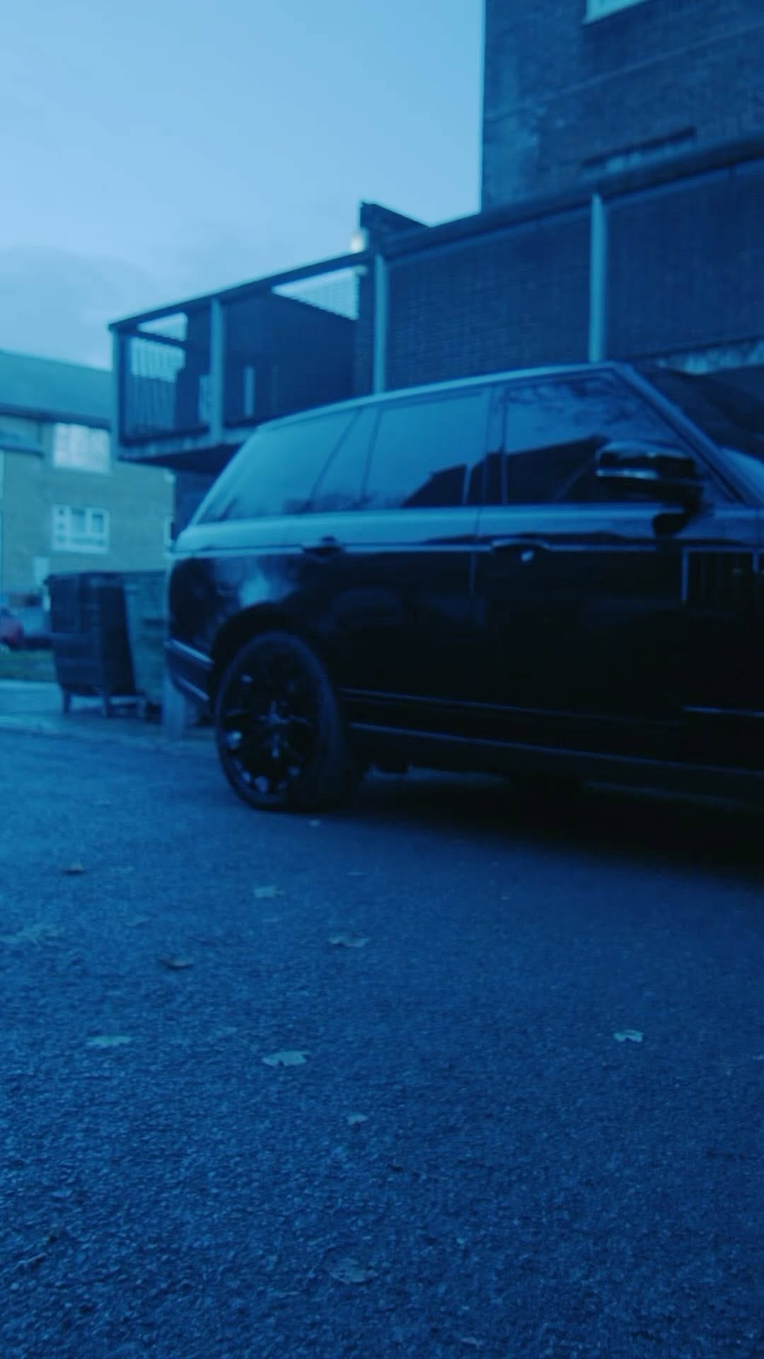 Post 3 by LIZZY on Instagram (video)