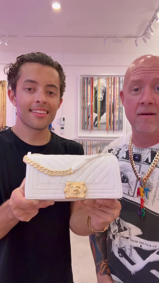 Post 6 by Art R us on Instagram (video)