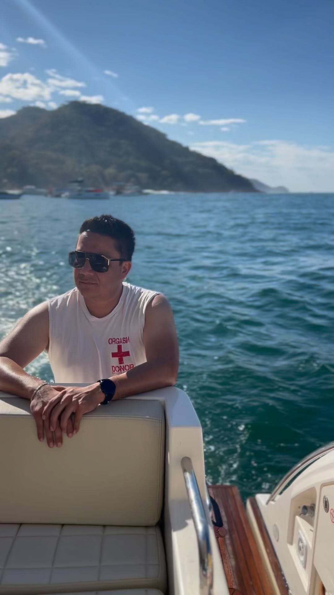 Post 9 by Hector Flores on Instagram (video)